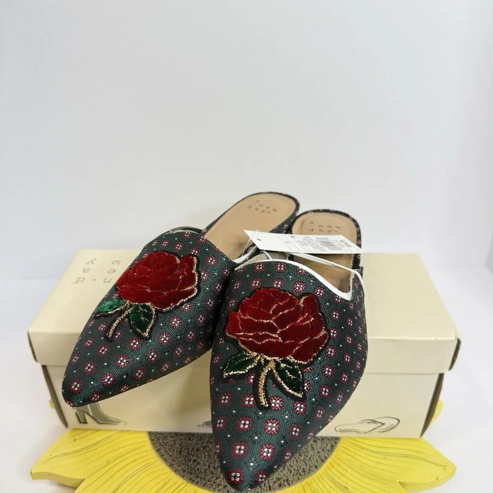 A New Day Emerald Green Brocade Rose Patch Slip On Shoes Pointy 7.5 - Picture 3 of 7